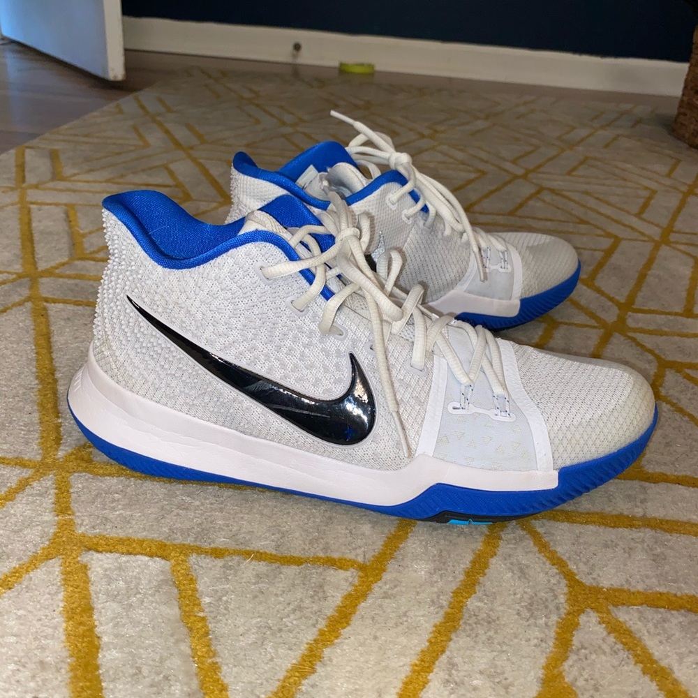 Nike Kyrie 3 basketball shoes